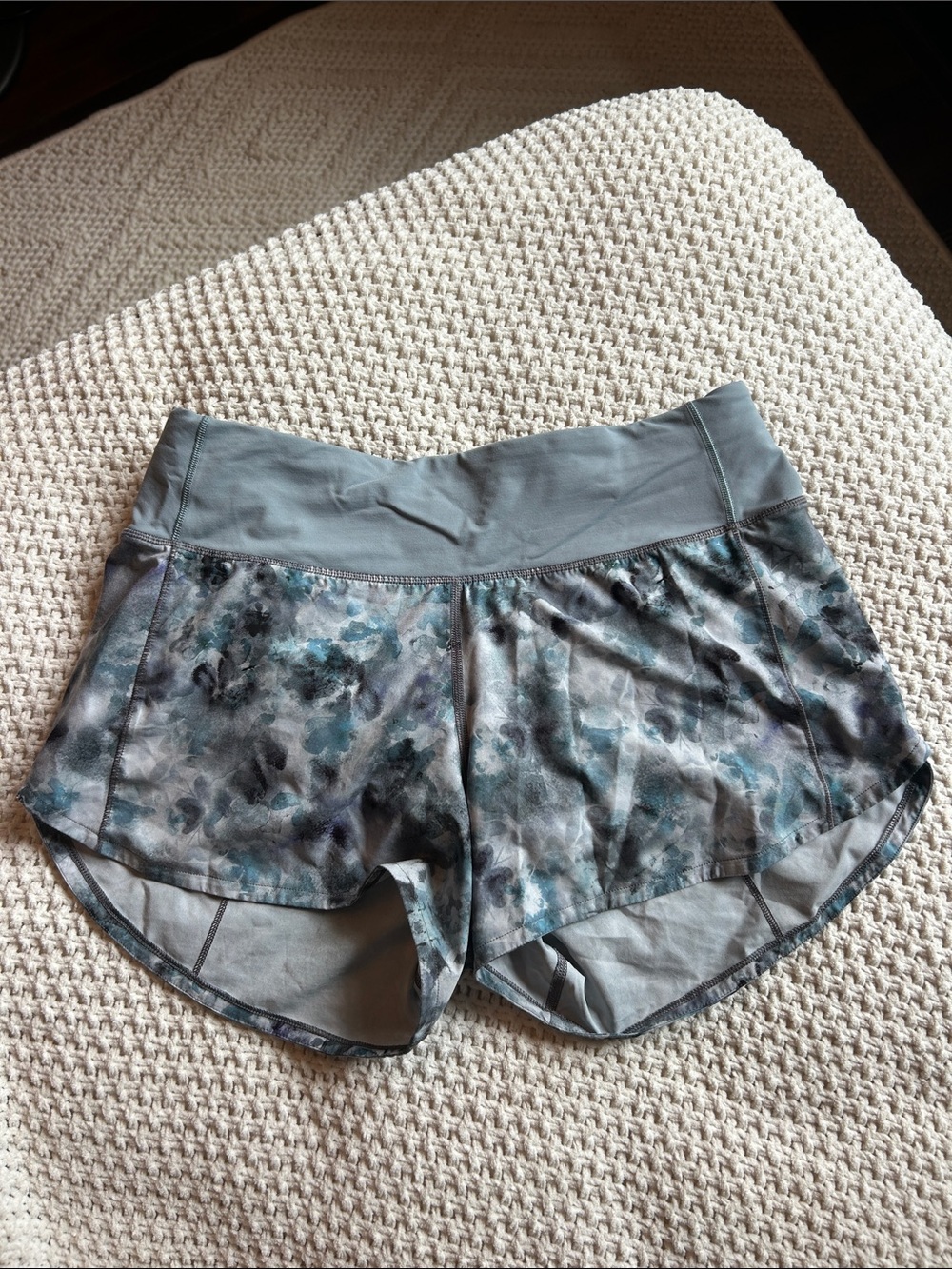 LULULEMON Speed Up Mid-rise Shorts